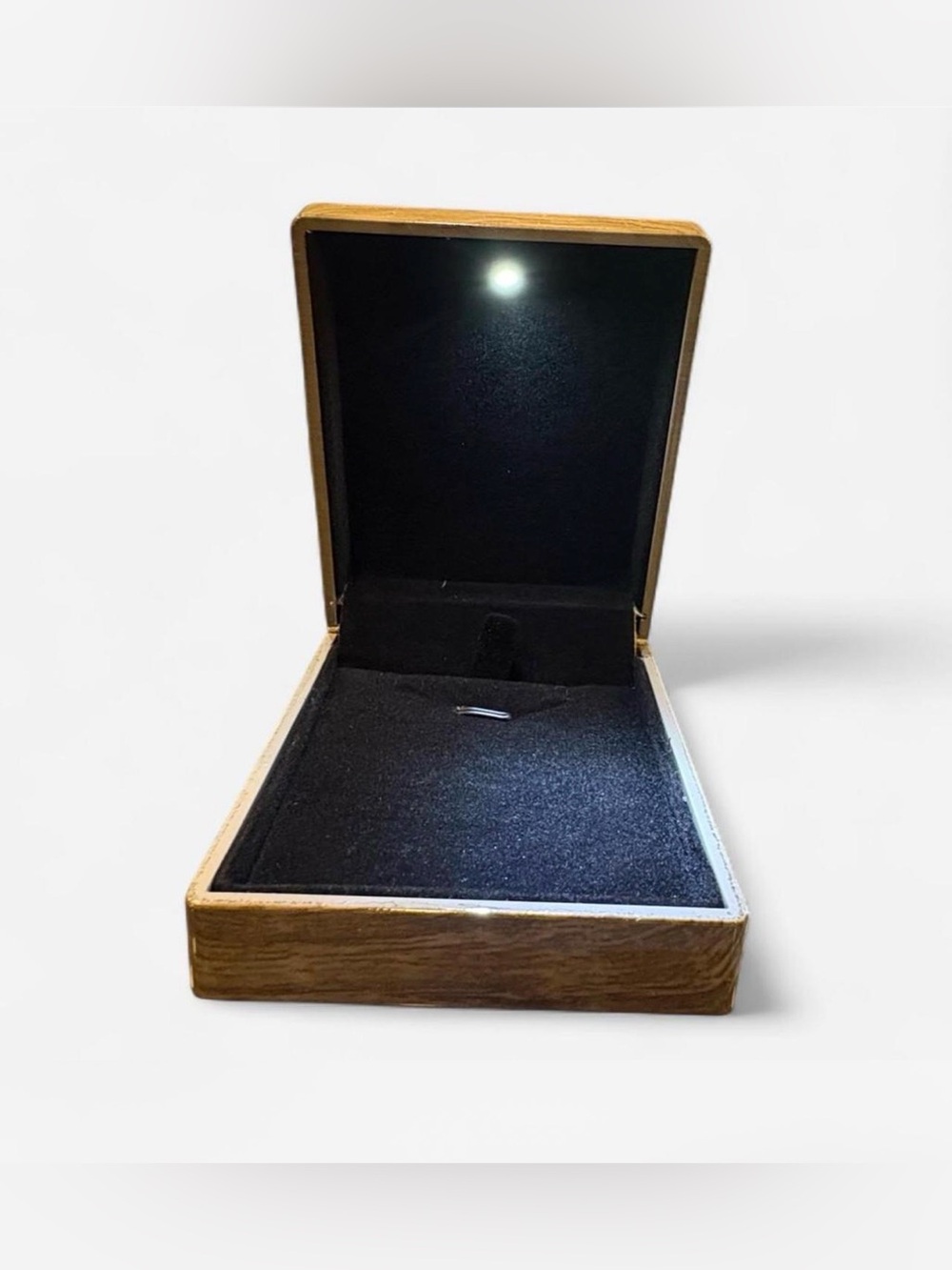 Jewelry Gift Box with Black Velvet Interior and Light 


#wedding #engagement